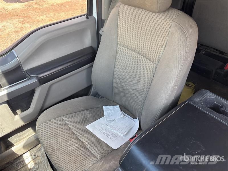 Ford F-150 4x4 Crew Cab Pickup Muu