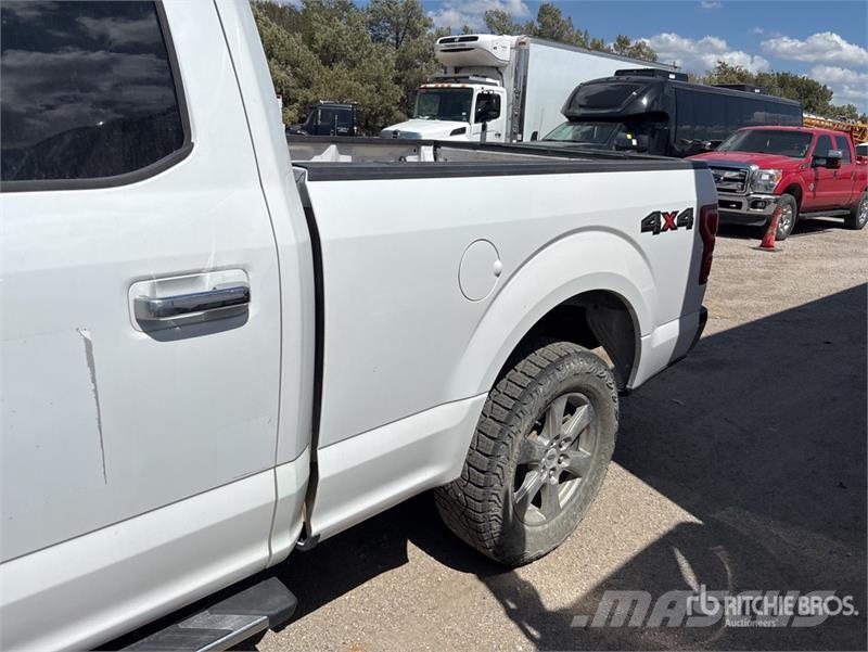 Ford F-150 4x4 Crew Cab Pickup Muu