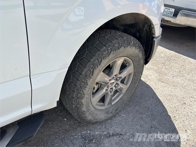 Ford F-150 4x4 Crew Cab Pickup Muu