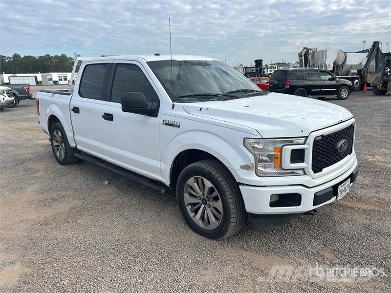Ford F-150 4x4 Crew Cab Pickup 기타