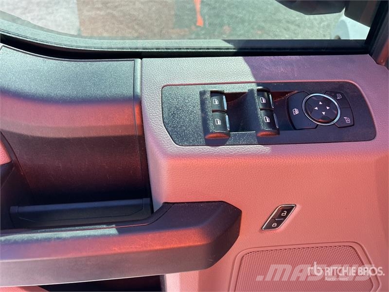 Ford F-150 4x4 Crew Cab Pickup Drugi