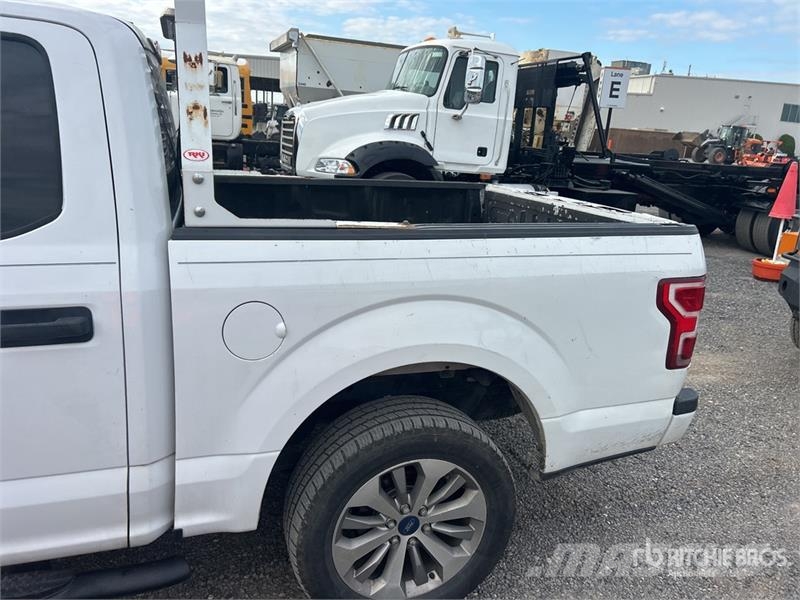 Ford F-150 4x4 Crew Cab Pickup 기타