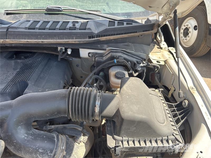 Ford F-150 4x4 Crew Cab Pickup Muu