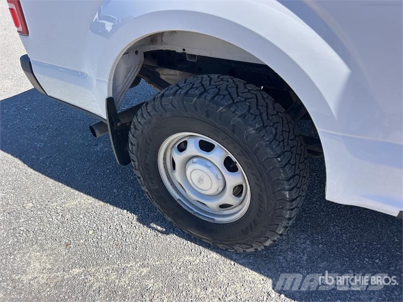 Ford F-150 4x4 Crew Cab Pickup Drugi