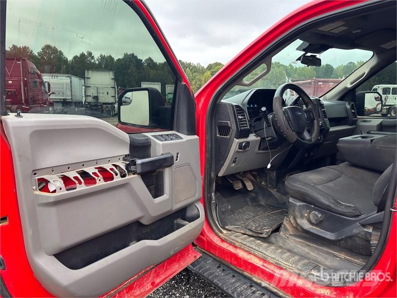 Ford F-150 4x4 Crew Cab Pickup Altele