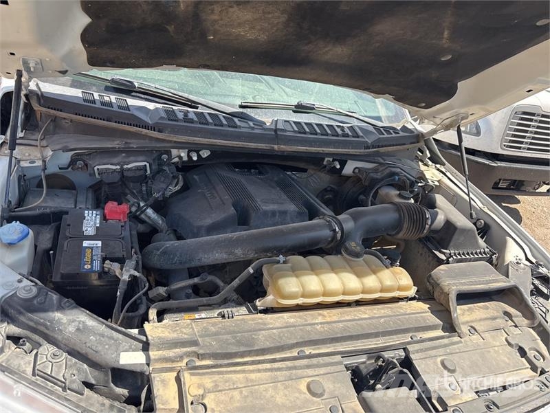 Ford F-150 4x4 Crew Cab Pickup Muu