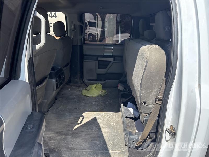 Ford F-150 4x4 Crew Cab Pickup Muu
