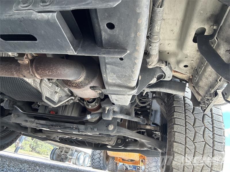 Ford F-150 4x4 Crew Cab Pickup Furgoni altro