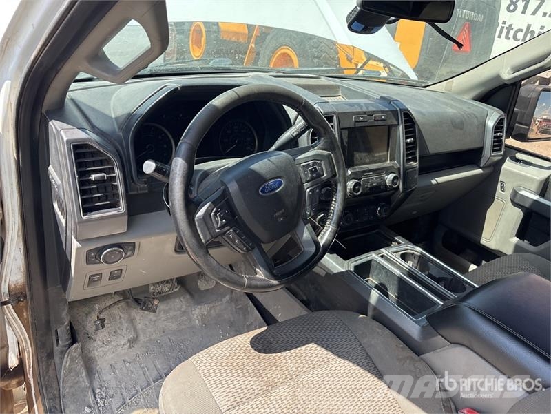 Ford F-150 4x4 Crew Cab Pickup Muu