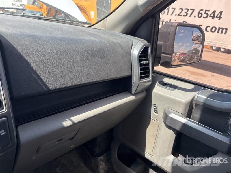 Ford F-150 4x4 Crew Cab Pickup Muu