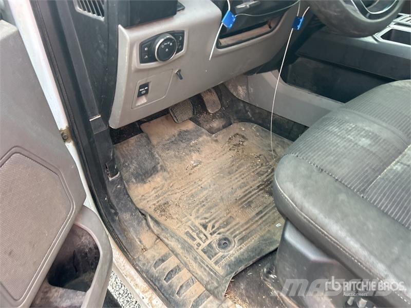 Ford F-150 4x4 Crew Cab Pickup 기타