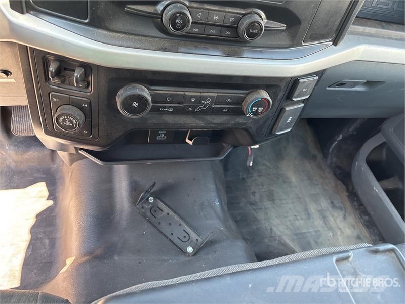 Ford F-150 4x4 Crew Cab Pickup Other