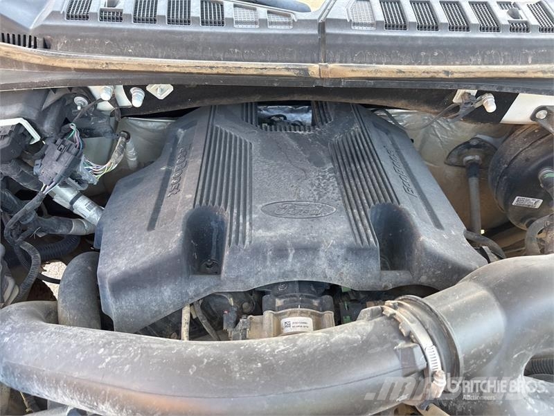 Ford F-150 4x4 Crew Cab Pickup Muu