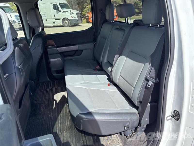 Ford F-150 4x4 Crew Cab Pickup Furgoni altro