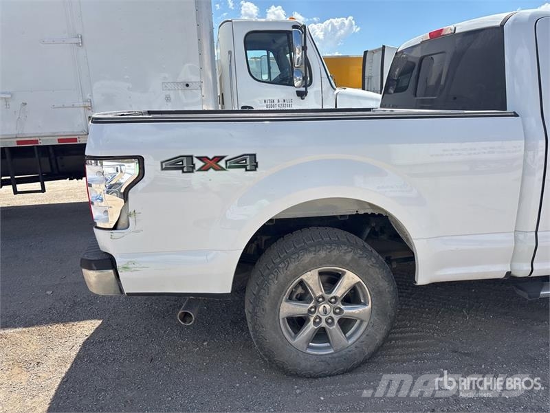 Ford F-150 4x4 Crew Cab Pickup Muu