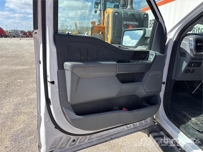 Ford F-150 4x4 Crew Cab Pickup Furgoni altro