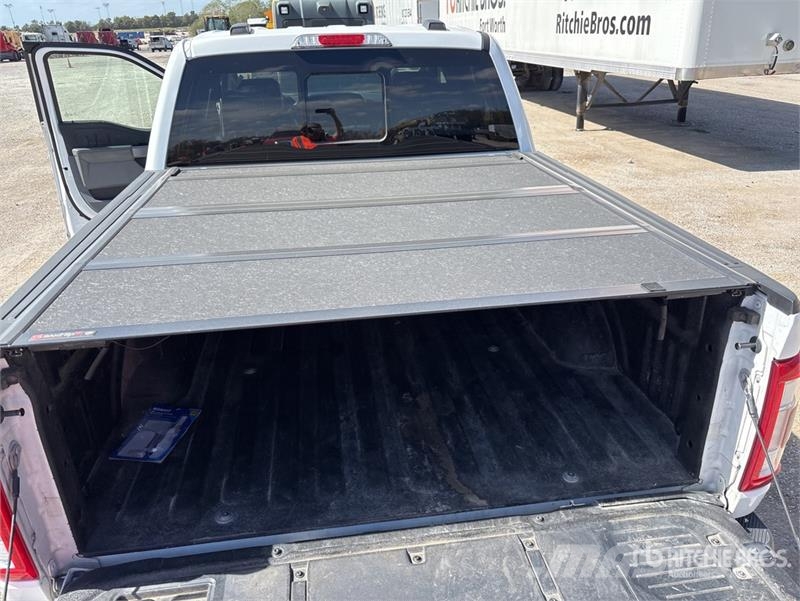 Ford F-150 4x4 Crew Cab Pickup Furgoni altro