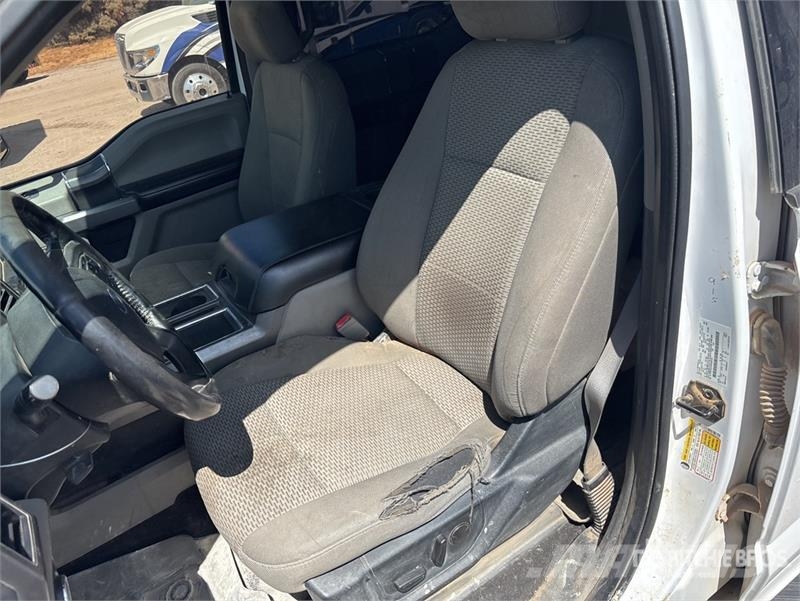 Ford F-150 4x4 Crew Cab Pickup Muu