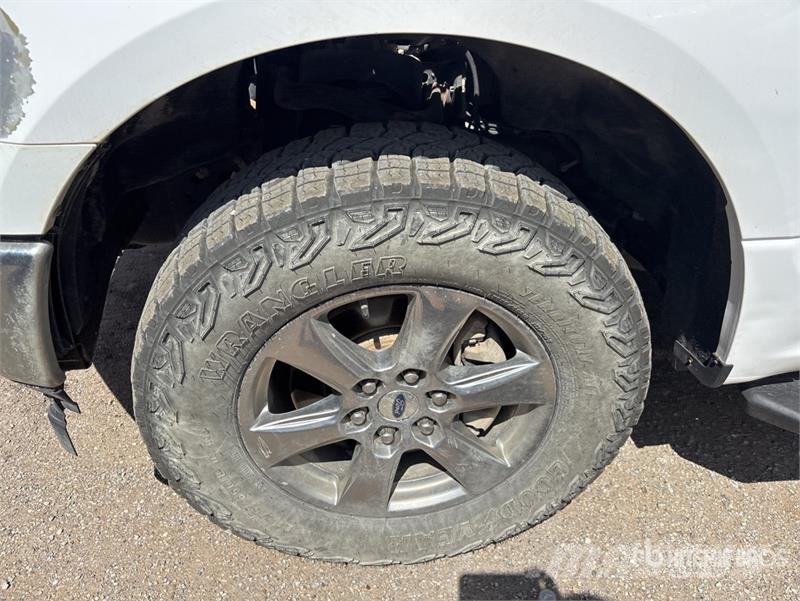 Ford F-150 4x4 Crew Cab Pickup Muu