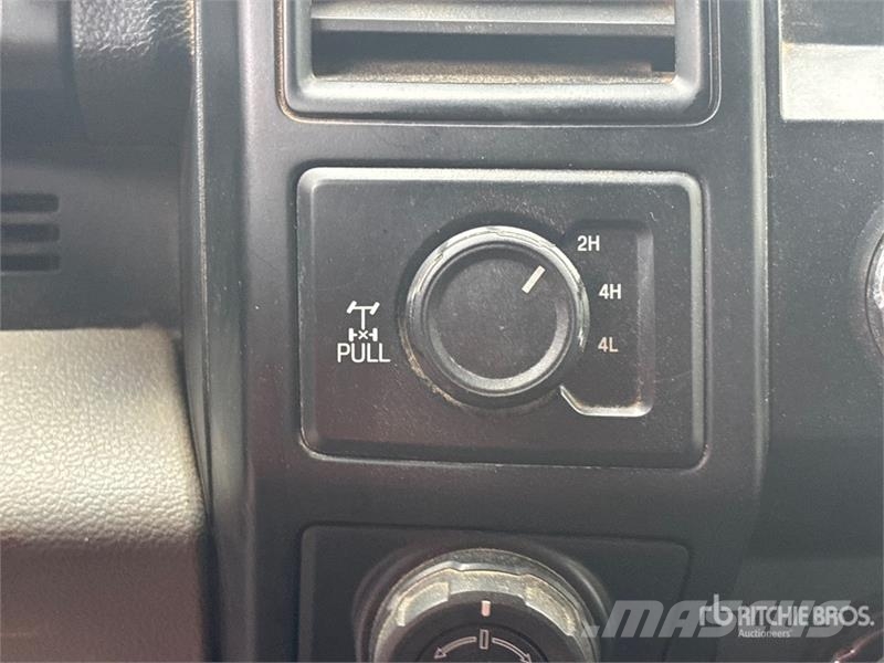 Ford F-150 4x4 Crew Cab Pickup Altele