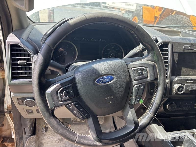 Ford F-150 4x4 Crew Cab Pickup Muu