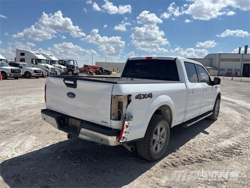 Ford F-150 4x4 Crew Cab Pickup Muu