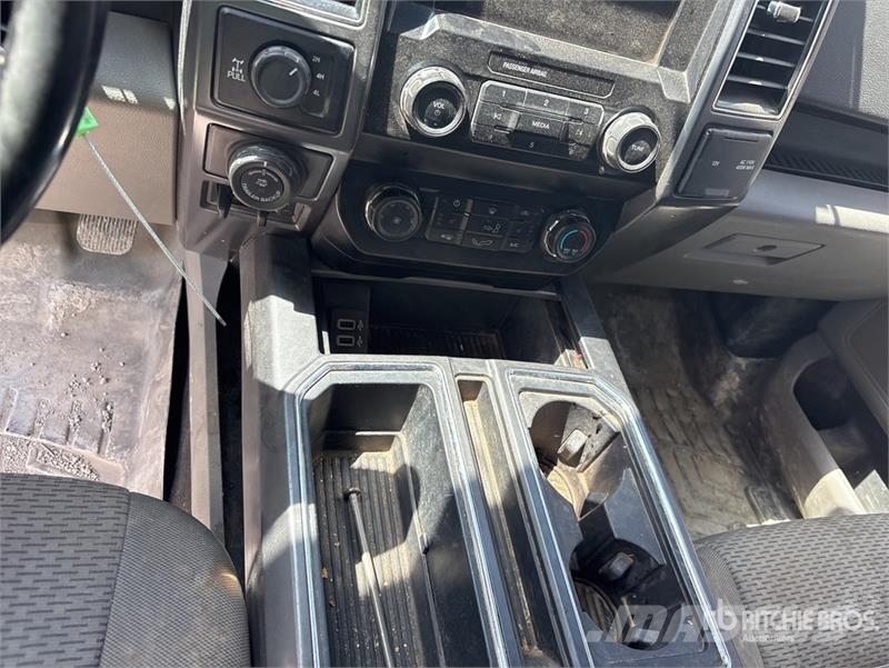 Ford F-150 4x4 Crew Cab Pickup Muu