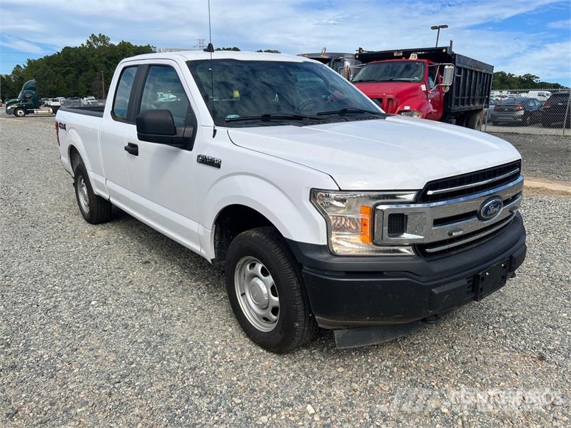 Ford F-150 4x4 Extended Cab Pickup Drugi