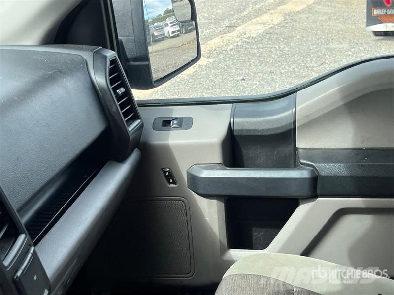 Ford F-150 4x4 Extended Cab Pickup Drugi