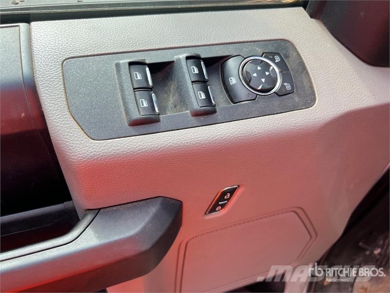 Ford F-150 4x4 Extended Cab Pickup Drugi