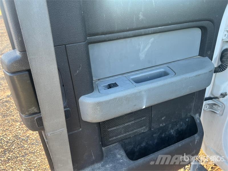 Ford F-150 4x4 Extended Cab Pickup Andere Transporter