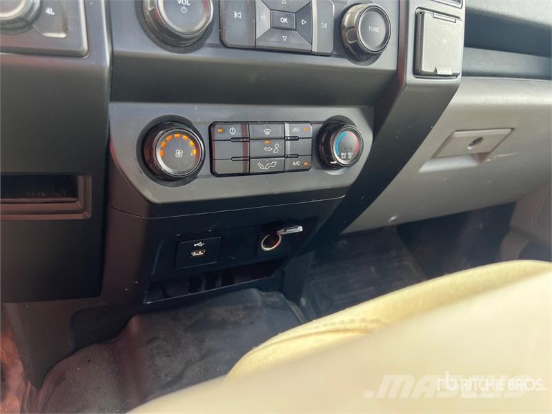 Ford F-150 4x4 Extended Cab Pickup Drugi