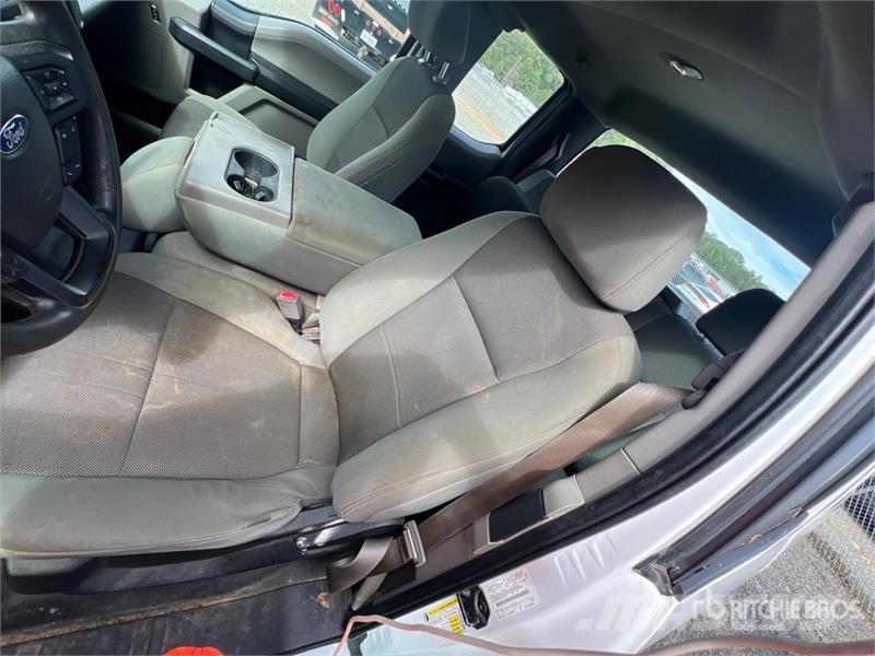 Ford F-150 4x4 Extended Cab Pickup Drugi