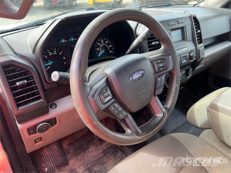 Ford F-150 4x4 Extended Cab Pickup Drugi