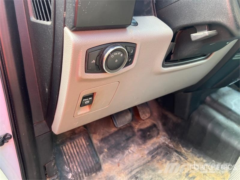 Ford F-150 4x4 Extended Cab Pickup Drugi
