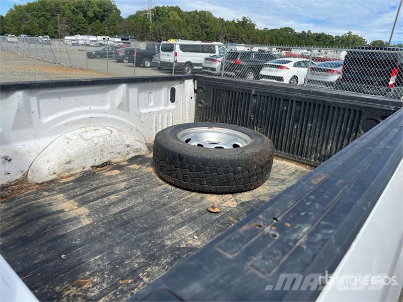 Ford F-150 4x4 Extended Cab Pickup Drugi
