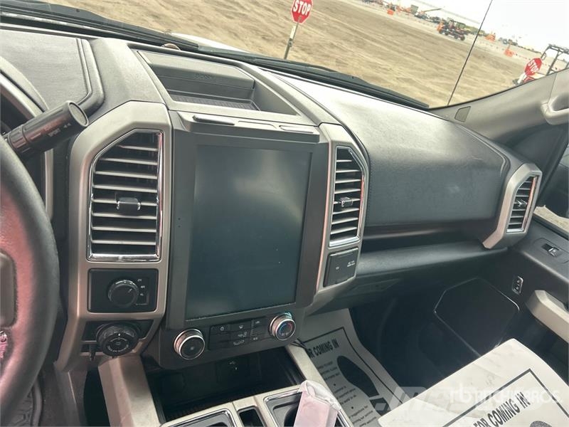 Ford F-150 4x4 Pickup Outro