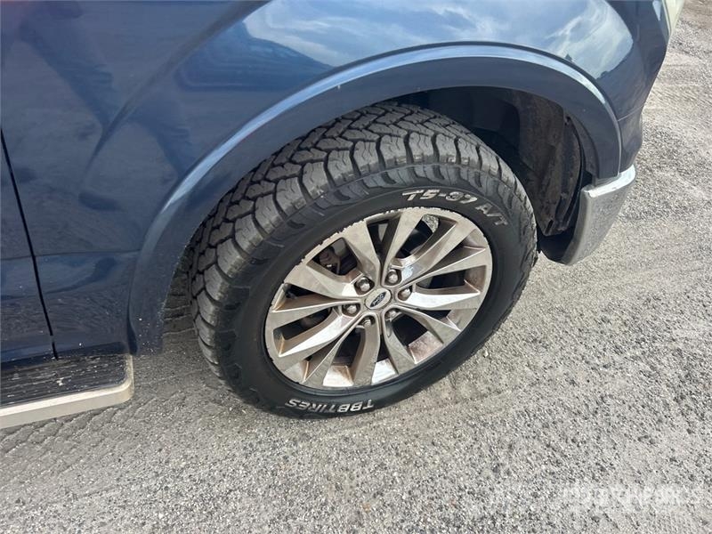 Ford F-150 4x4 Pickup Outro