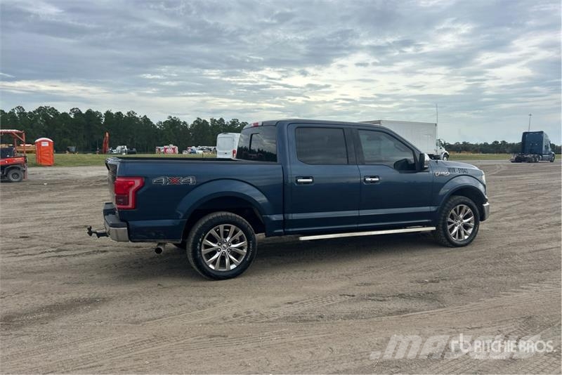 Ford F-150 4x4 Pickup Outro