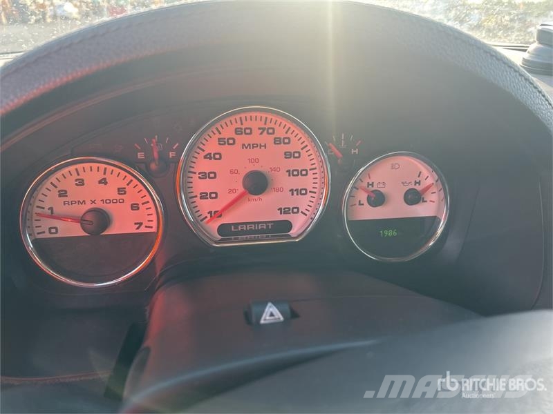Ford F-150 Lariat 4x2 Crew Cab Pickup Otros