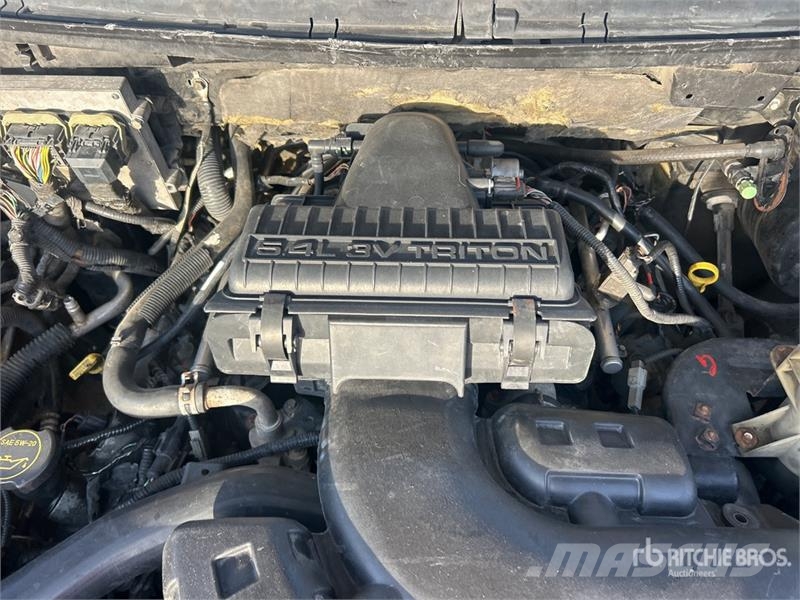 Ford F-150 Lariat 4x2 Crew Cab Pickup Otros