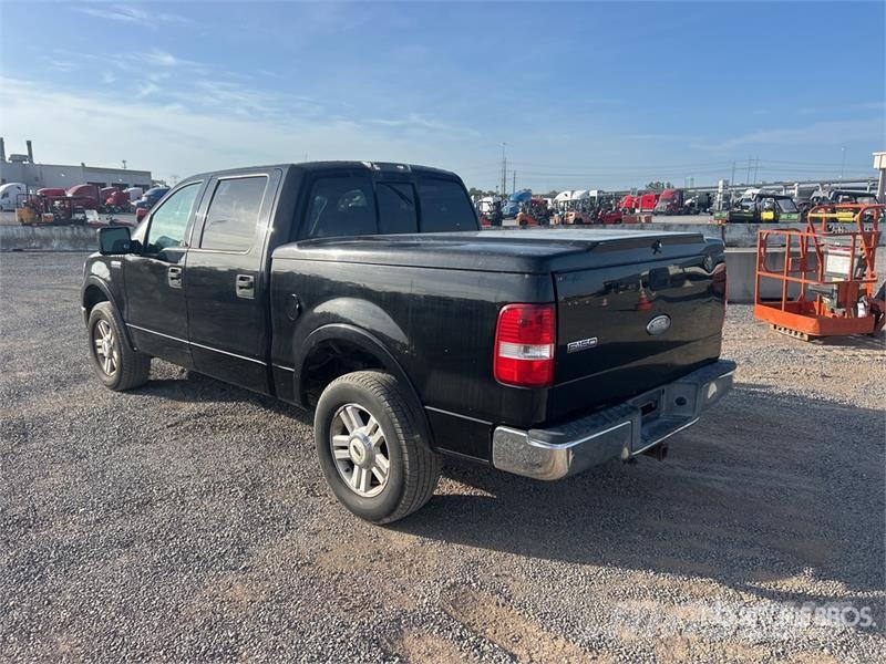 Ford F-150 Lariat 4x2 Crew Cab Pickup Otros