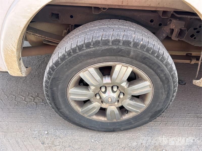 Ford F-150 Lariat 4x2 Crew Cab Pickup Andere Transporter