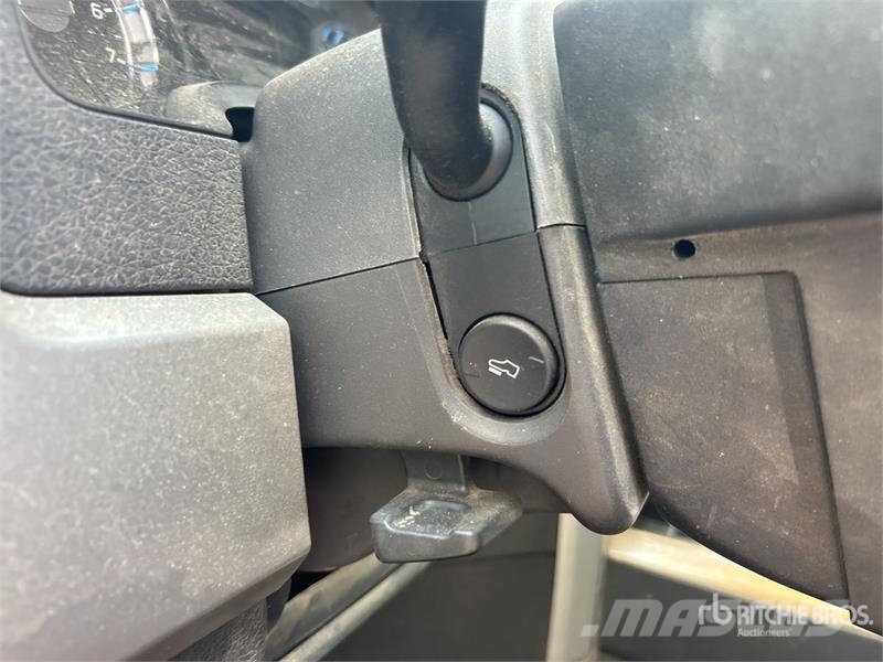 Ford F-150 Lariat 4x2 Crew Cab Pickup Andere Transporter