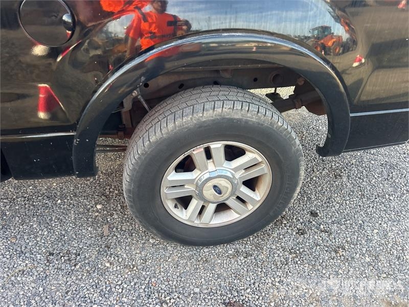 Ford F-150 Lariat 4x2 Crew Cab Pickup Otros
