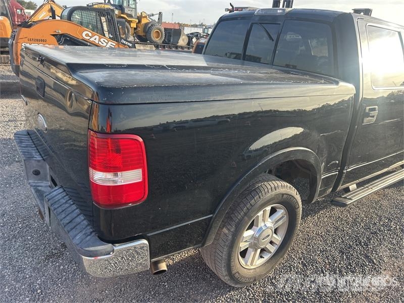 Ford F-150 Lariat 4x2 Crew Cab Pickup Otros