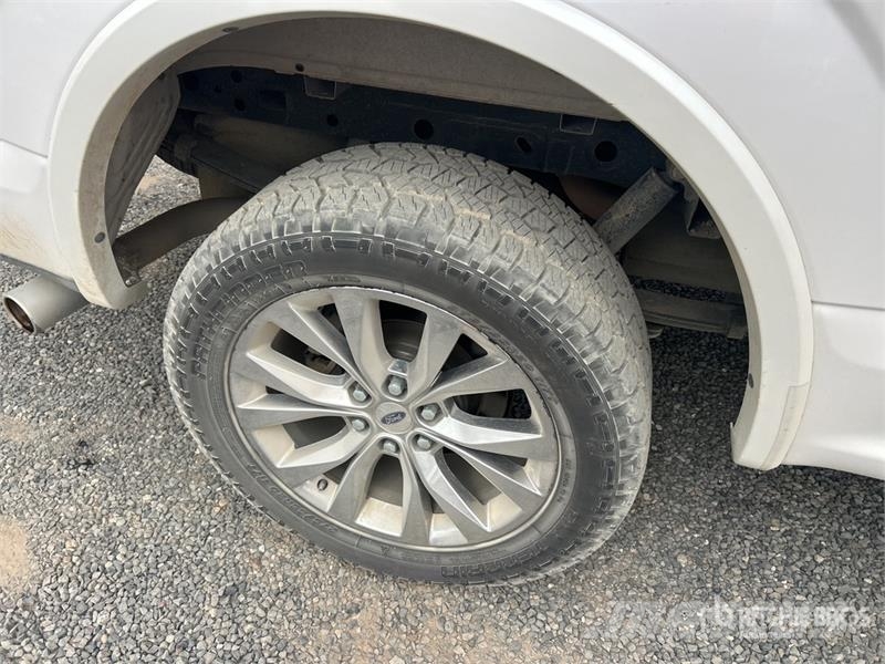 Ford F-150 Lariat 4x4 Crew Cab Pickup Drugi
