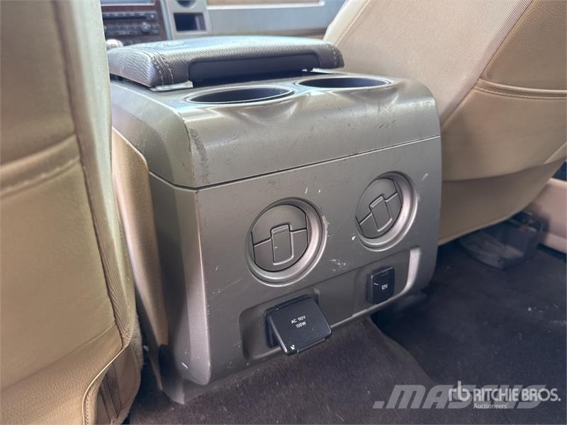Ford F-150 Lariat 4x4 Crew Cab Pickup Övriga bilar