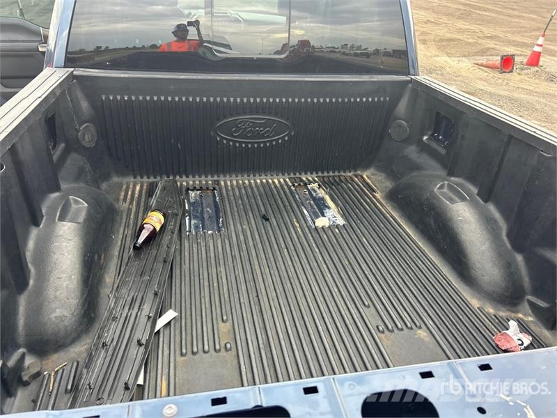Ford F-150 Lariat 4x4 Crew Cab Pickup Ostalo
