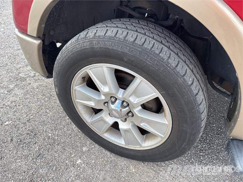 Ford F-150 Lariat 4x4 Crew Cab Pickup Övriga bilar